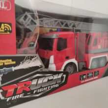 ماشین کنترلی آتش نشانی آب پاش و چراغ دار