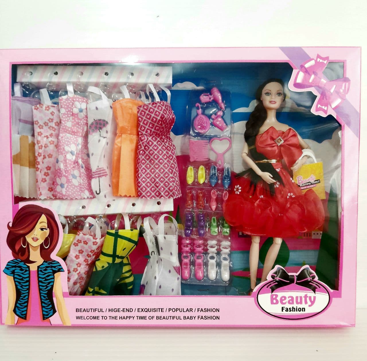 عروسک باربی مفصلی همراه لباس ، کفش و وسایل